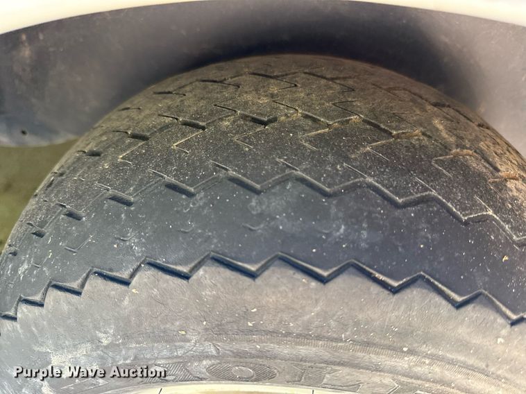 image for item DZ4162 2010 Yamaha YDRAX golf cart