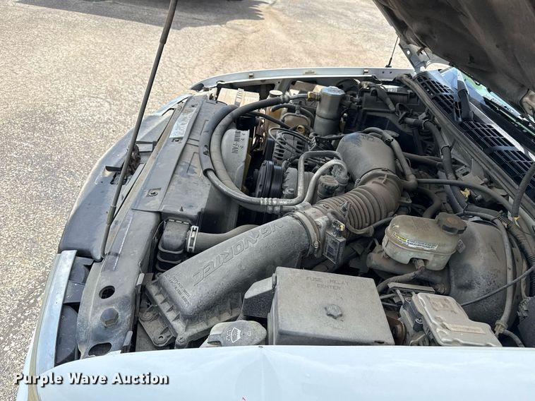 image for item DZ4183 2003 Chevrolet S10 Ext. Cab pickup truck