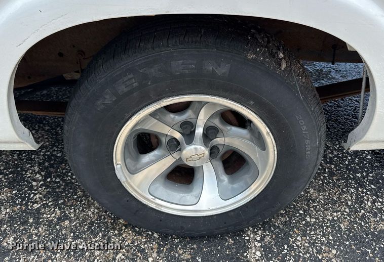 image for item DZ4183 2003 Chevrolet S10 Ext. Cab pickup truck