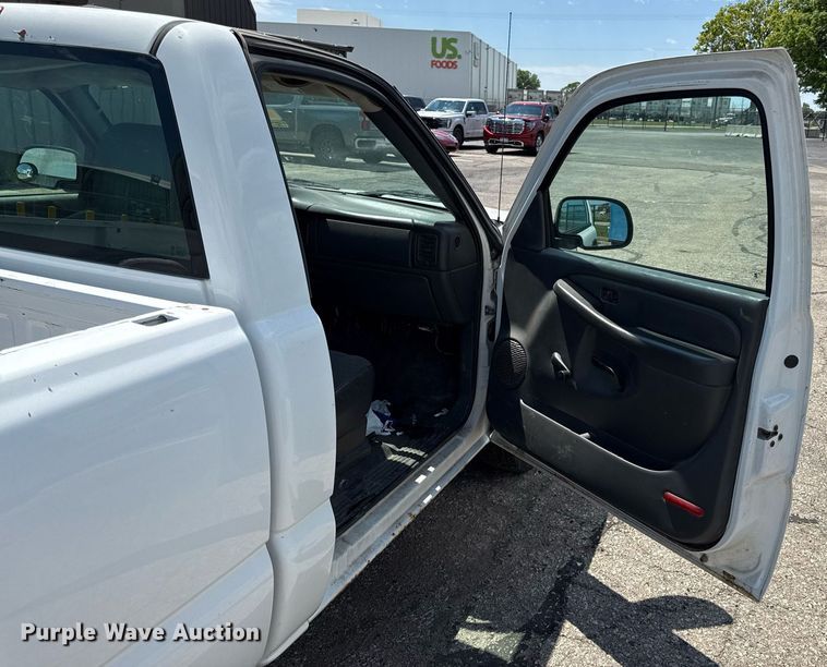 image for item DZ4184 2006 GMC Sierra 1500 pickup truck