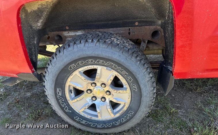 image for item EB2560 2014 Chevrolet  Silverado 1500 Double Cab pickup truck