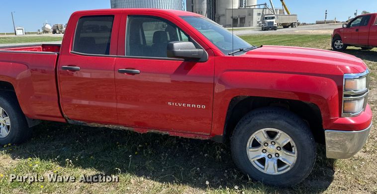 image for item EB2562 2014 Chevrolet  Silverado 1500 Double Cab pickup truck
