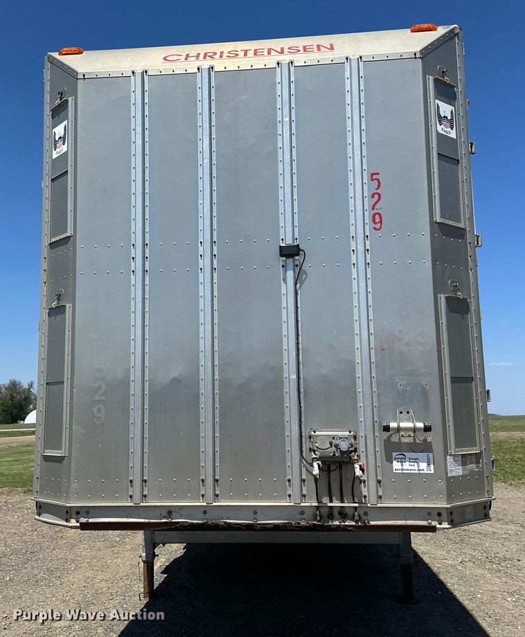 image for item EB2571 2005 Barrett livestock trailer