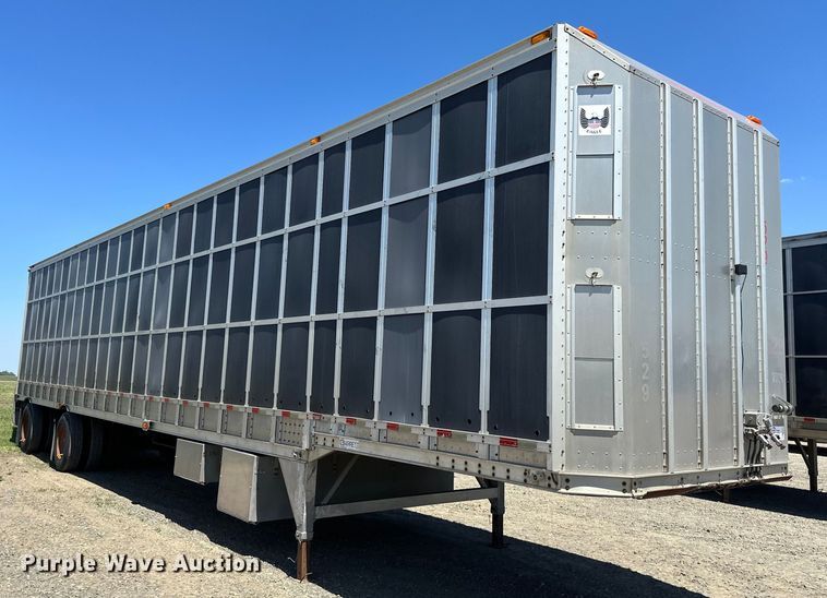image for item EB2571 2005 Barrett livestock trailer