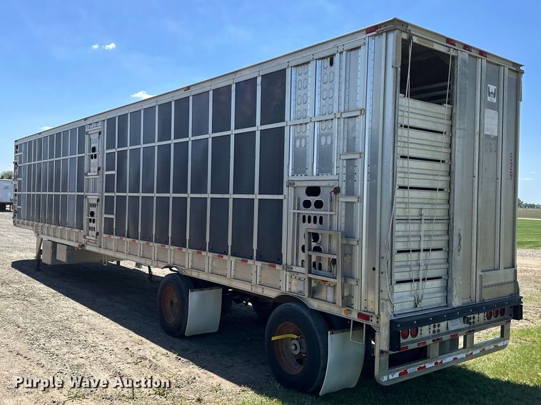image for item EB2571 2005 Barrett livestock trailer