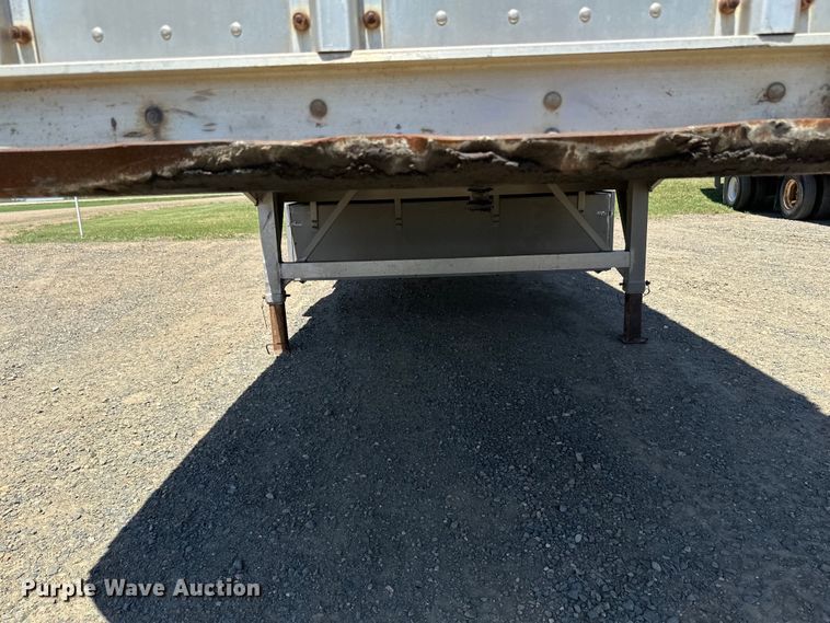 image for item EB2571 2005 Barrett livestock trailer