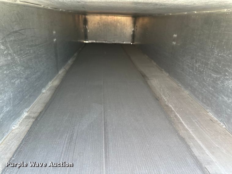 image for item EB2571 2005 Barrett livestock trailer