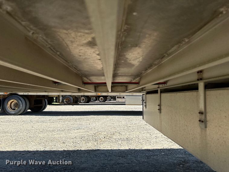 image for item EB2571 2005 Barrett livestock trailer