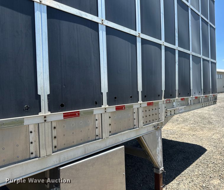 image for item EB2571 2005 Barrett livestock trailer