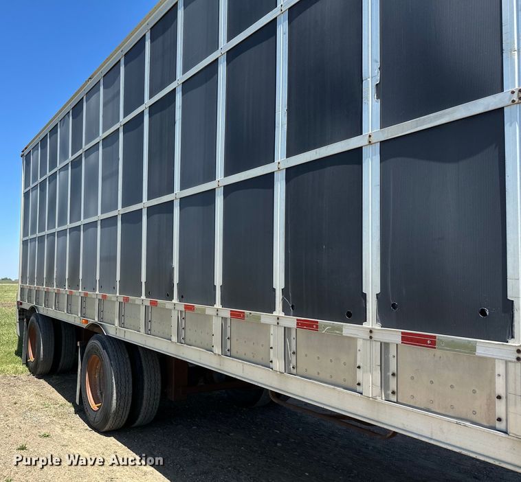 image for item EB2571 2005 Barrett livestock trailer