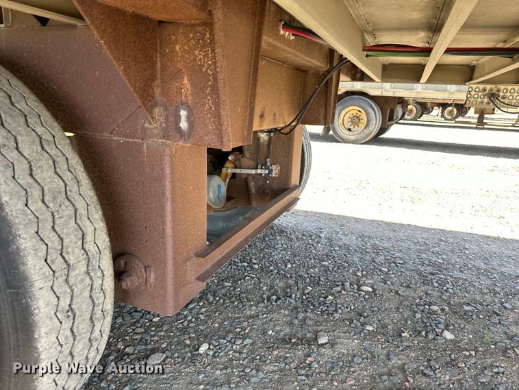 image for item EB2571 2005 Barrett livestock trailer