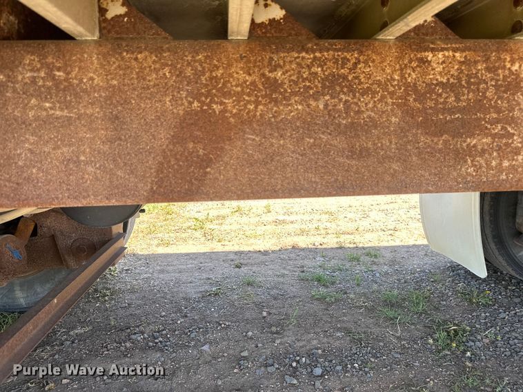 image for item EB2571 2005 Barrett livestock trailer