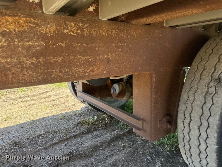image for item EB2571 2005 Barrett livestock trailer