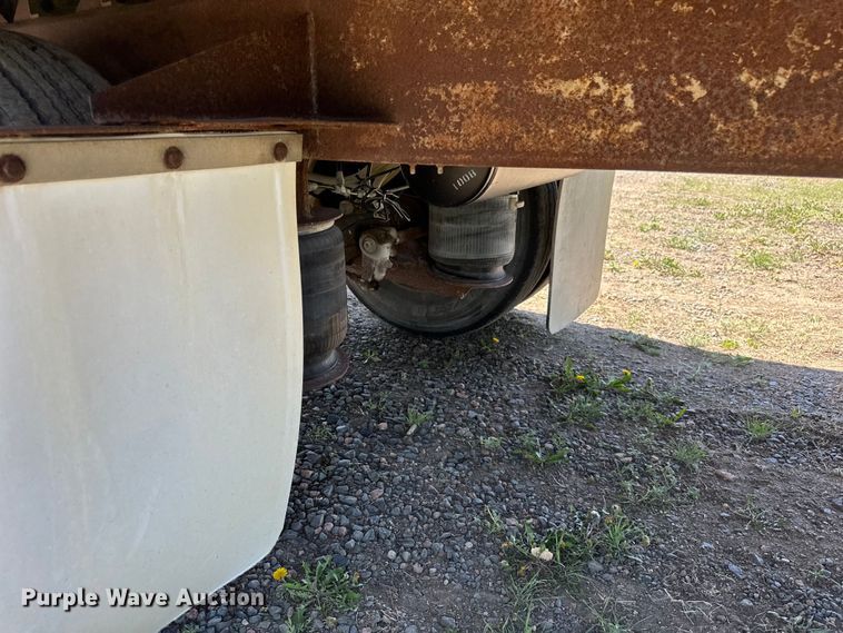 image for item EB2571 2005 Barrett livestock trailer