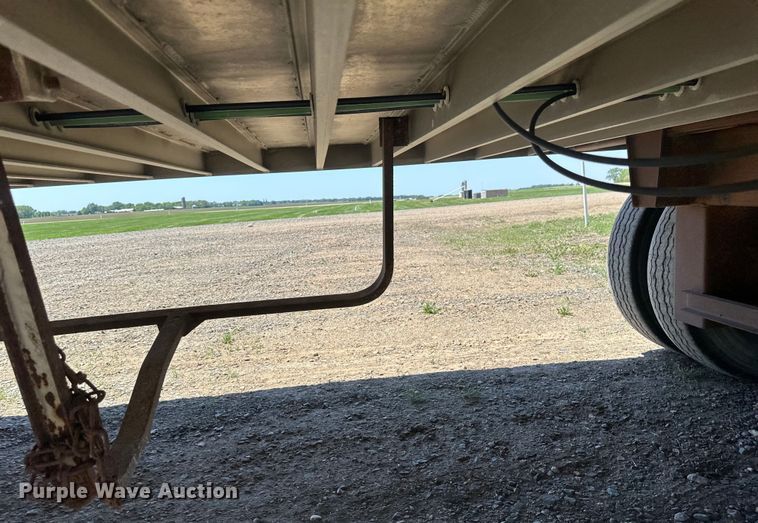 image for item EB2571 2005 Barrett livestock trailer