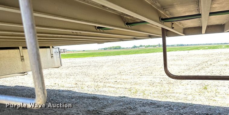 image for item EB2571 2005 Barrett livestock trailer