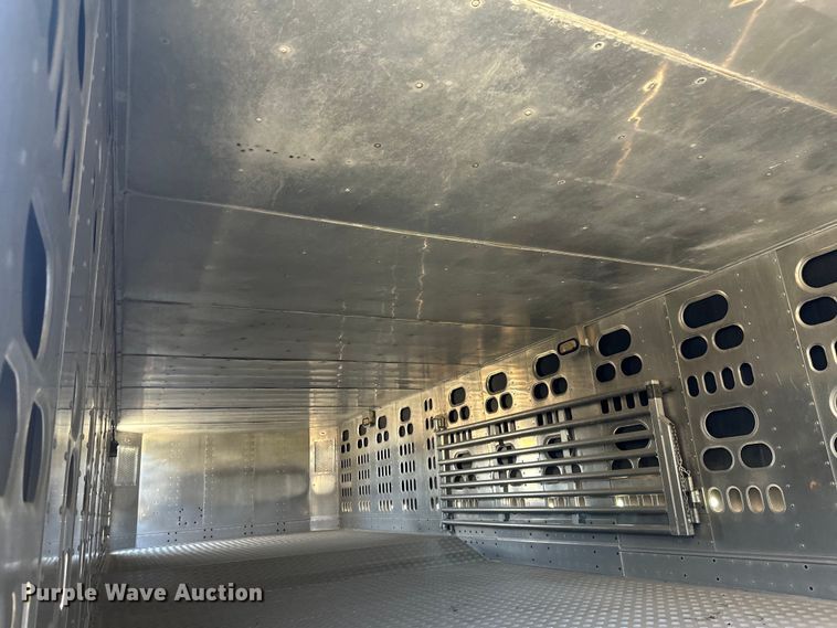 image for item EB2571 2005 Barrett livestock trailer