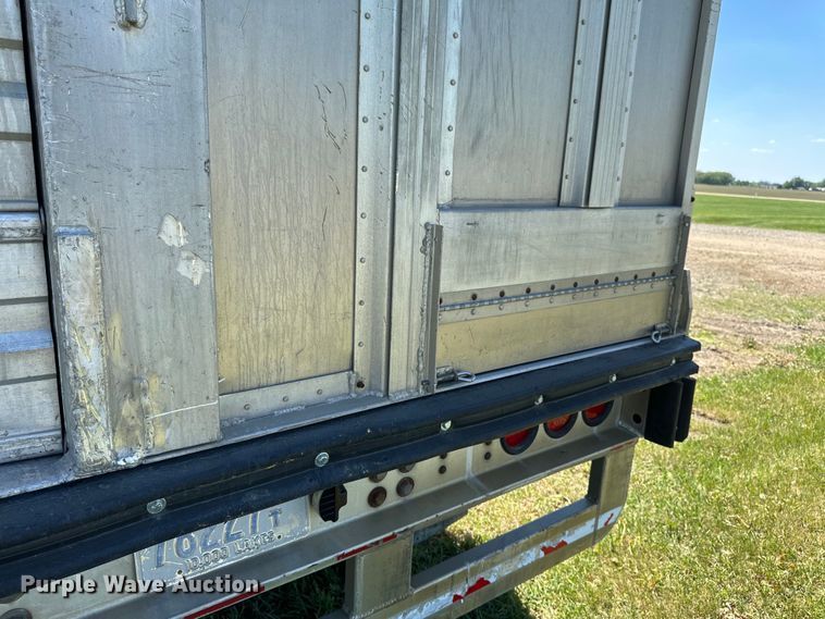 image for item EB2571 2005 Barrett livestock trailer