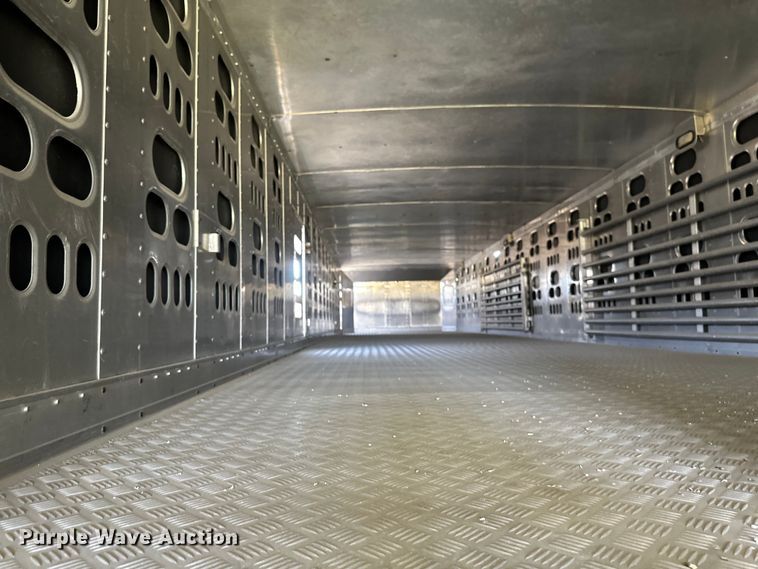 image for item EB2571 2005 Barrett livestock trailer