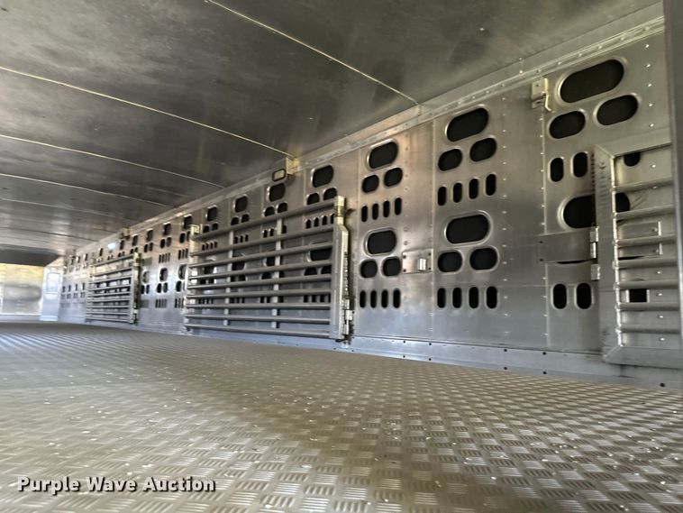 image for item EB2571 2005 Barrett livestock trailer