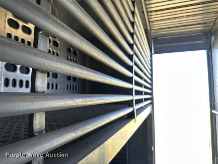 image for item EB2571 2005 Barrett livestock trailer