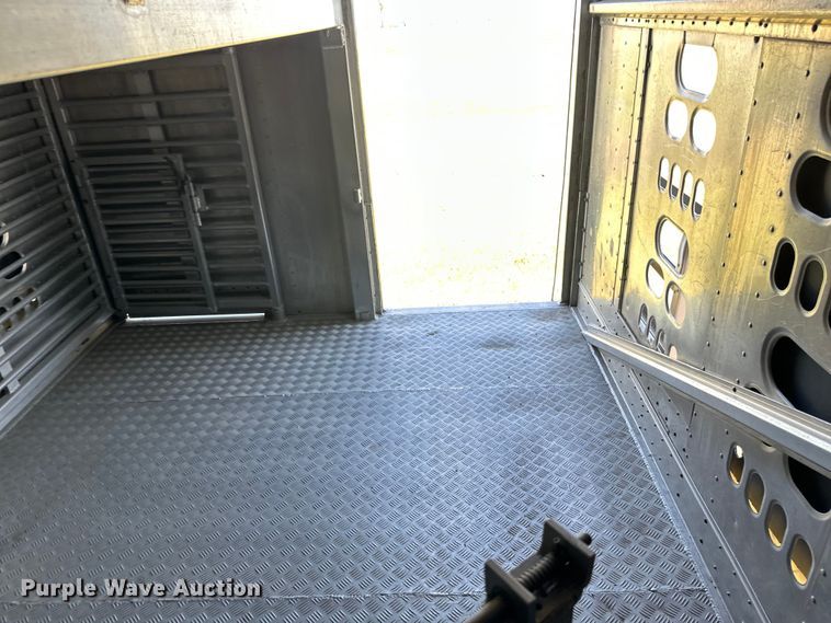 image for item EB2571 2005 Barrett livestock trailer