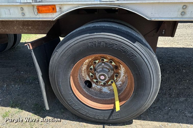 image for item EB2571 2005 Barrett livestock trailer