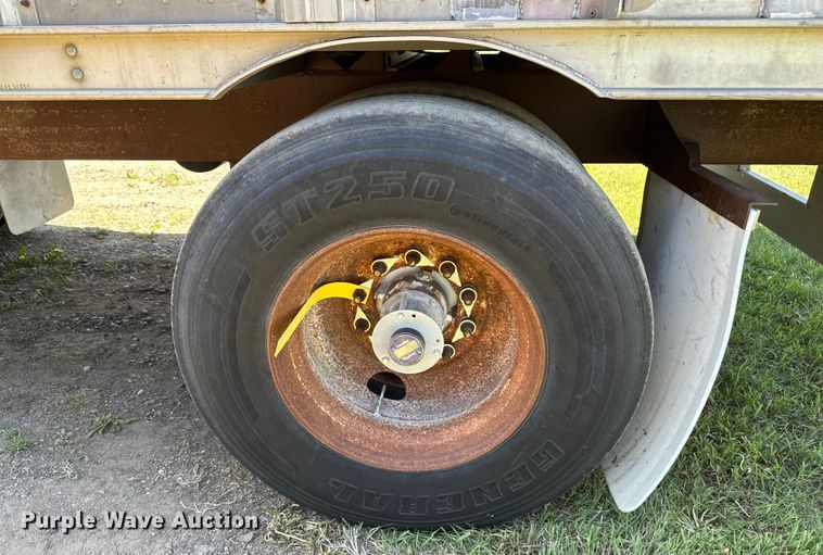 image for item EB2571 2005 Barrett livestock trailer