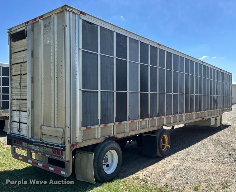 image for item EB2572 2008 Barrett livestock trailer
