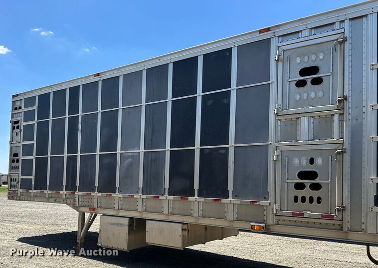 image for item EB2572 2008 Barrett livestock trailer