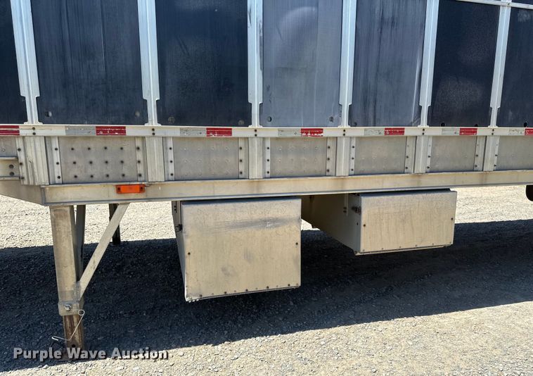 image for item EB2572 2008 Barrett livestock trailer