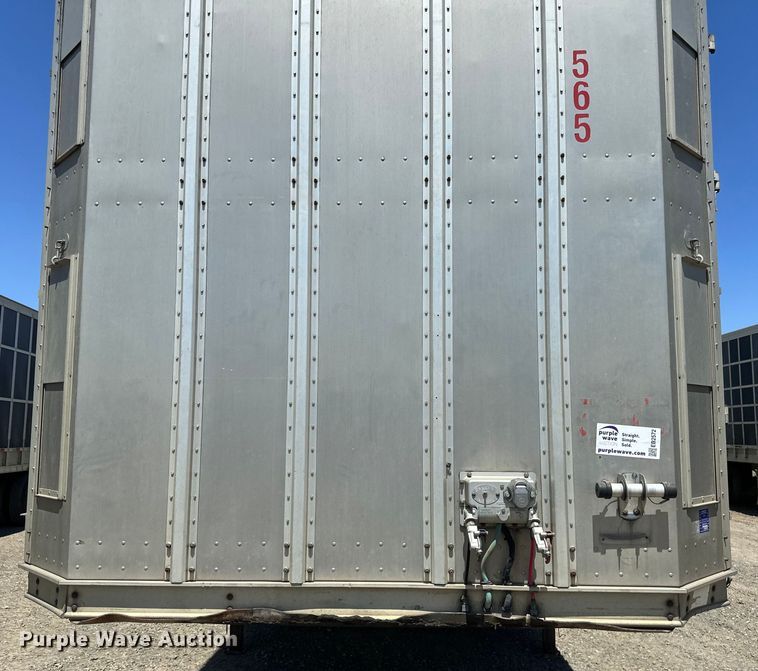 image for item EB2572 2008 Barrett livestock trailer