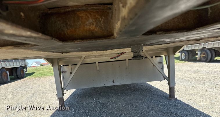 image for item EB2572 2008 Barrett livestock trailer