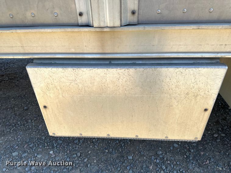 image for item EB2572 2008 Barrett livestock trailer