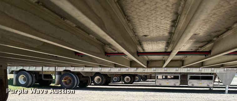 image for item EB2572 2008 Barrett livestock trailer