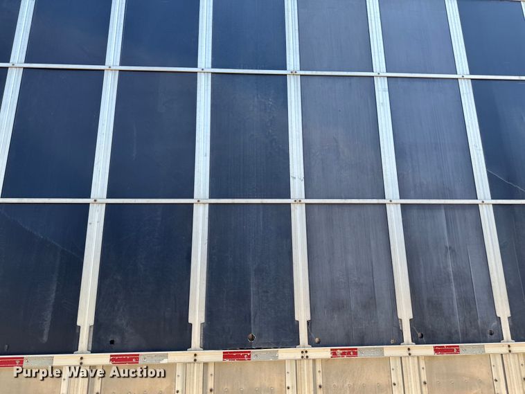 image for item EB2572 2008 Barrett livestock trailer