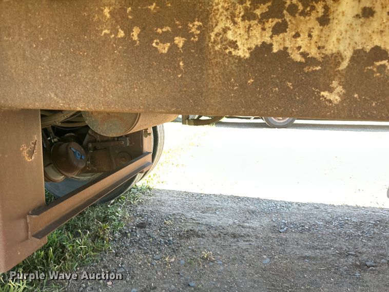 image for item EB2572 2008 Barrett livestock trailer