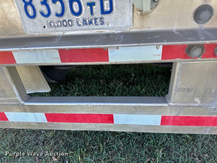 image for item EB2572 2008 Barrett livestock trailer