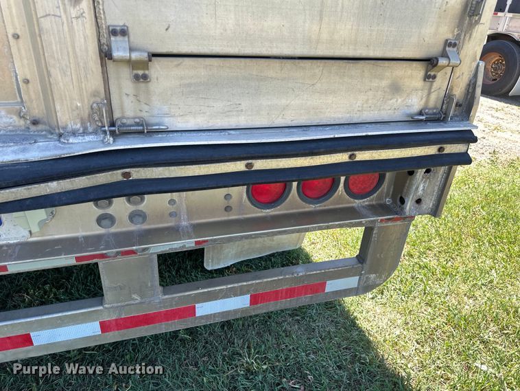 image for item EB2572 2008 Barrett livestock trailer
