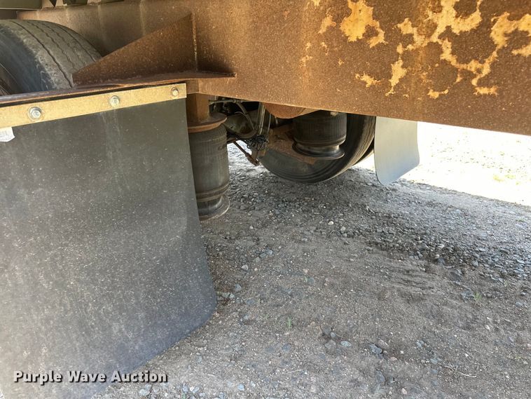 image for item EB2572 2008 Barrett livestock trailer