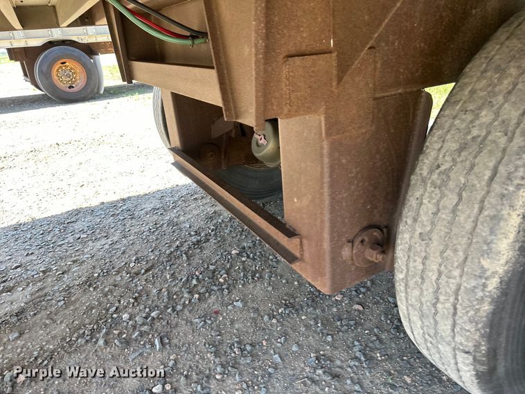 image for item EB2572 2008 Barrett livestock trailer