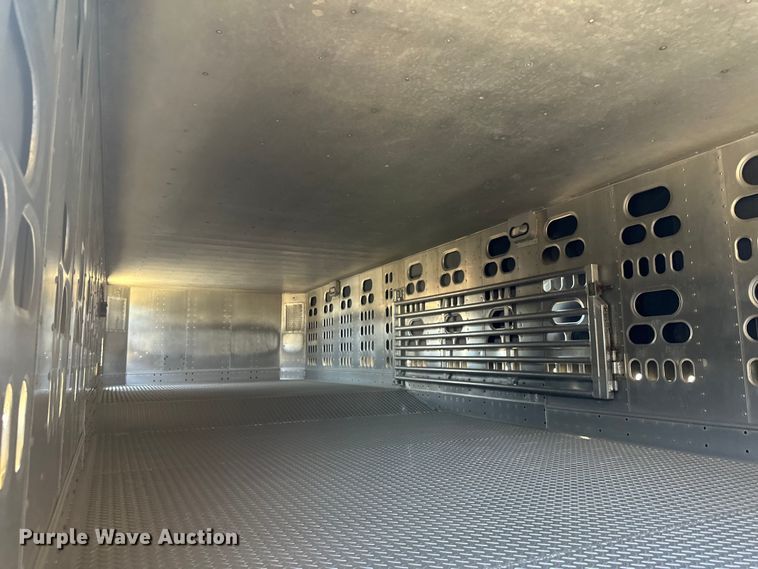 image for item EB2572 2008 Barrett livestock trailer