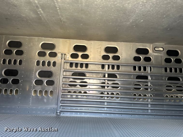 image for item EB2572 2008 Barrett livestock trailer