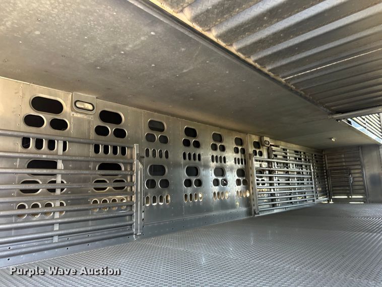 image for item EB2572 2008 Barrett livestock trailer