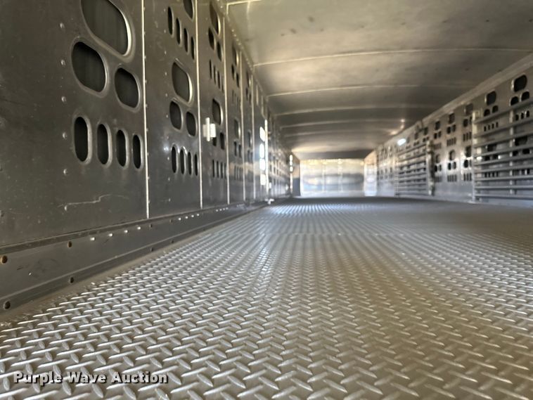 image for item EB2572 2008 Barrett livestock trailer