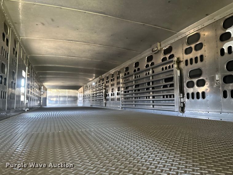 image for item EB2572 2008 Barrett livestock trailer