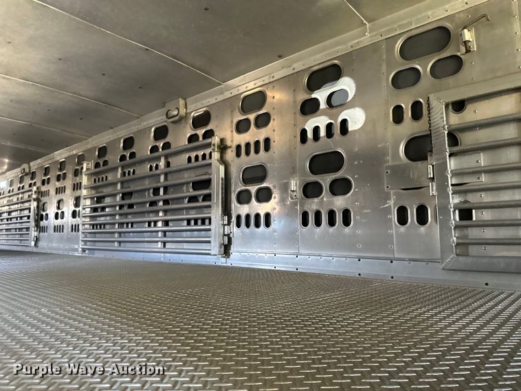 image for item EB2572 2008 Barrett livestock trailer