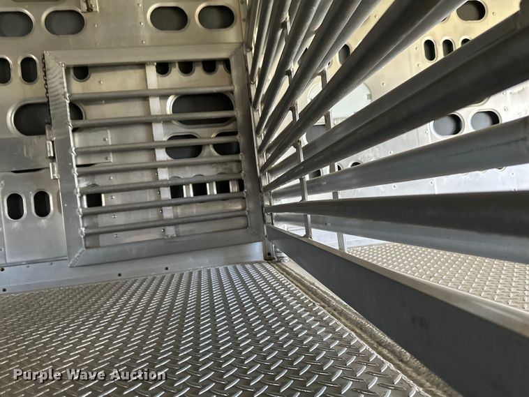 image for item EB2572 2008 Barrett livestock trailer