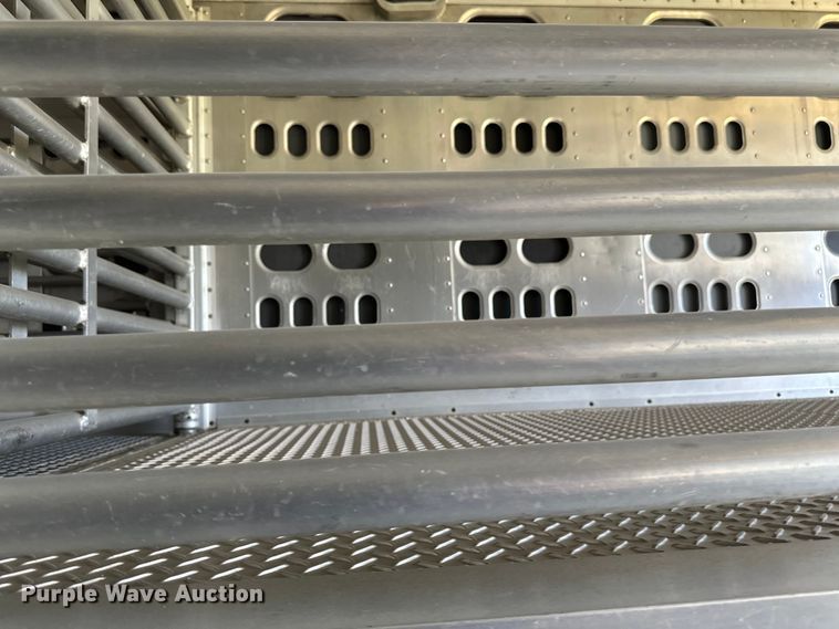 image for item EB2572 2008 Barrett livestock trailer