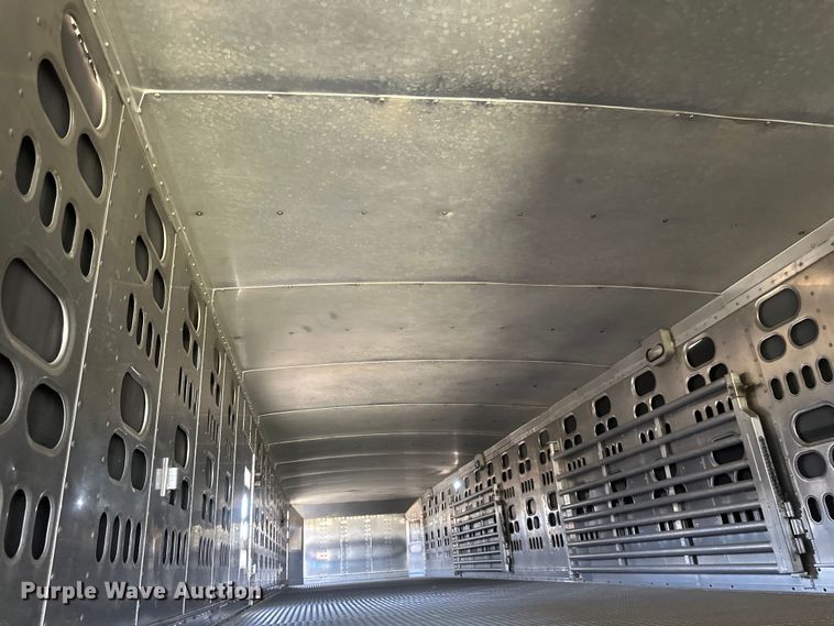 image for item EB2572 2008 Barrett livestock trailer